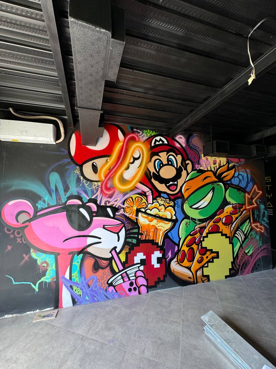 Граффити для компьютерного клуба Киберзона